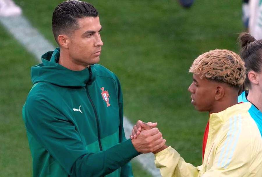 Legendarul Van Basten are o critică pentru Lamine Yamal: „Un astfel de jucător trebuie să joace mai mult acolo”